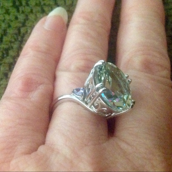 Boutique Jewelry - ☀️12 ctw Prasiolite w Tanzanite ☀️